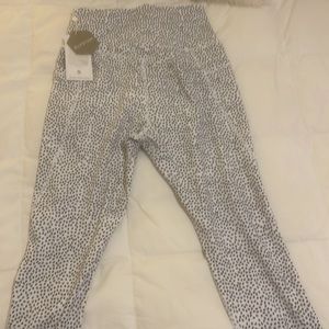 Limitless Legging - White Bossy M Buffbunny